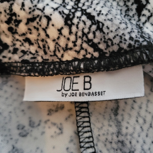 Joe B Snakeskin Print Mini Skirt With Slits - Picture 7 of 7